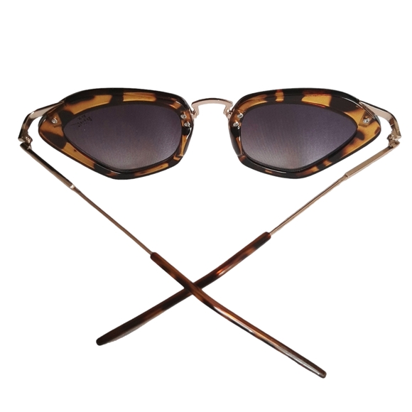 BETSY JOHNSON Cateye Cheetah Print Sunglasses - Picture 3 of 6